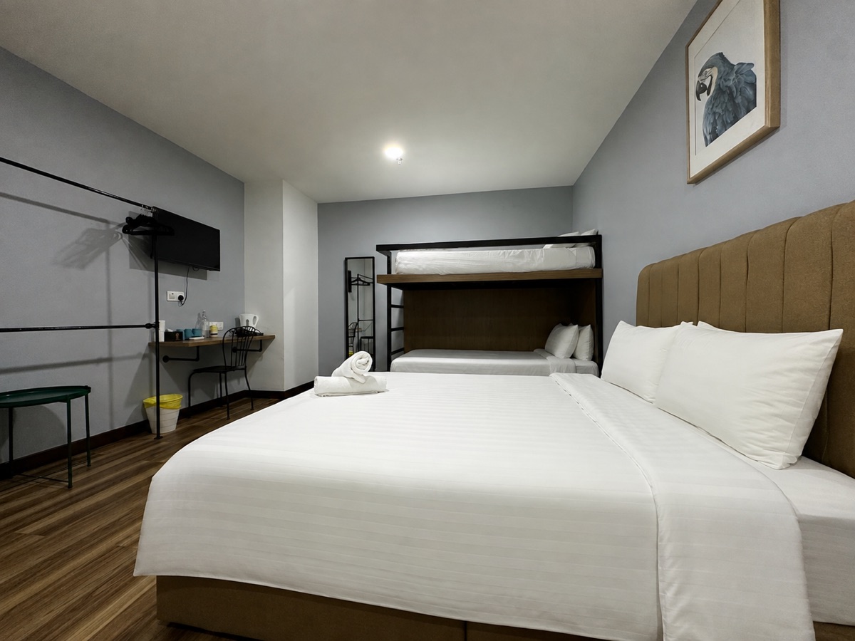 3C Hotel Puchong — Family Room — No View (Queen + Bunk Bed)