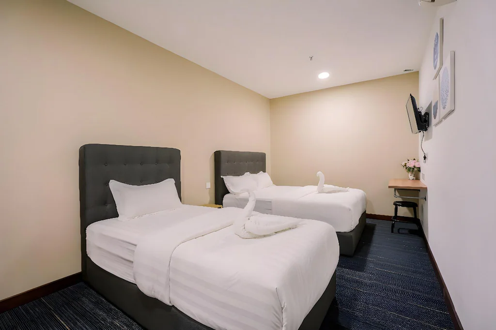 3C Hotel Puchong — Triple Room, no street view, photo 2