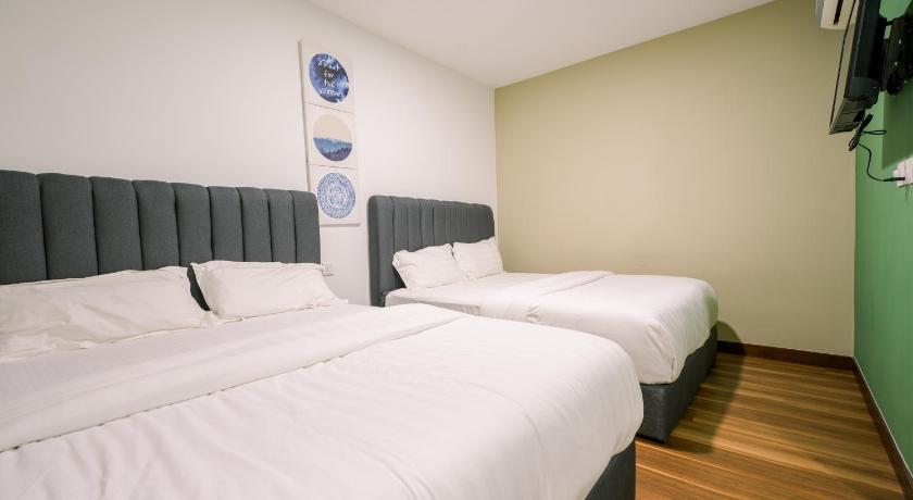 3C Hotel Puchong — Family Room, no street view, photo 2
