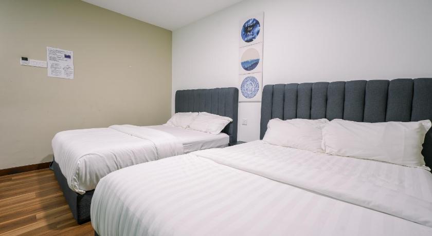 3C Hotel Puchong — Family Room, no street view, photo 4