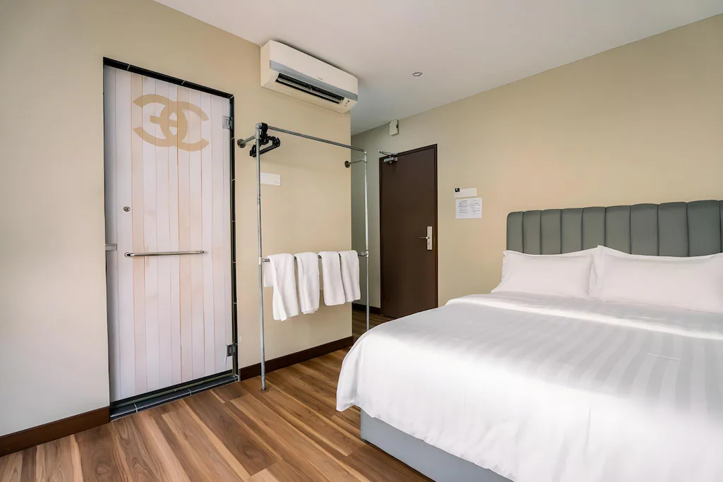 3C Hotel Puchong — Family Room with street view, photo 4